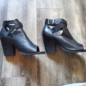 BLACK LEATHER OPENTOE BOOTIES *VERY VOLATILE LA*